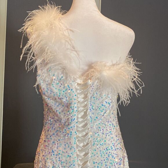 White Short Feather Sequin One Shoulder Prom Party Dress CorsetBack Size 12 NWOT - Picture 6 of 12